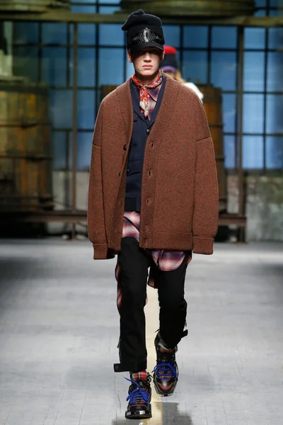 Look 2